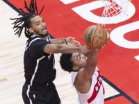 开云-关于转折点！多伦多猛龙再遭质疑，NBA常规赛窗口期攻防权衡，压力陡增，年轻球员得到机会的信息