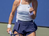 开云-阿扎伦卡回归赛场，逆转首场状态亮眼，湖人观众沸腾！的简单介绍