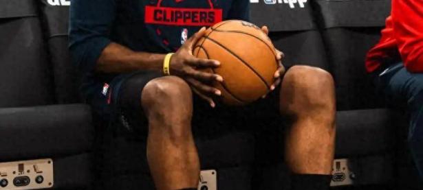 开云-关于哈登回归赛场，高光表现首场状态亮眼，澳大利亚队观众沸腾！的信息