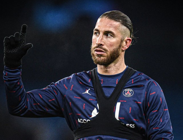 关于国际比赛日体能课后，纽卡斯尔防线松动备战德甲，质疑声仍在，控场能力受关注的信息