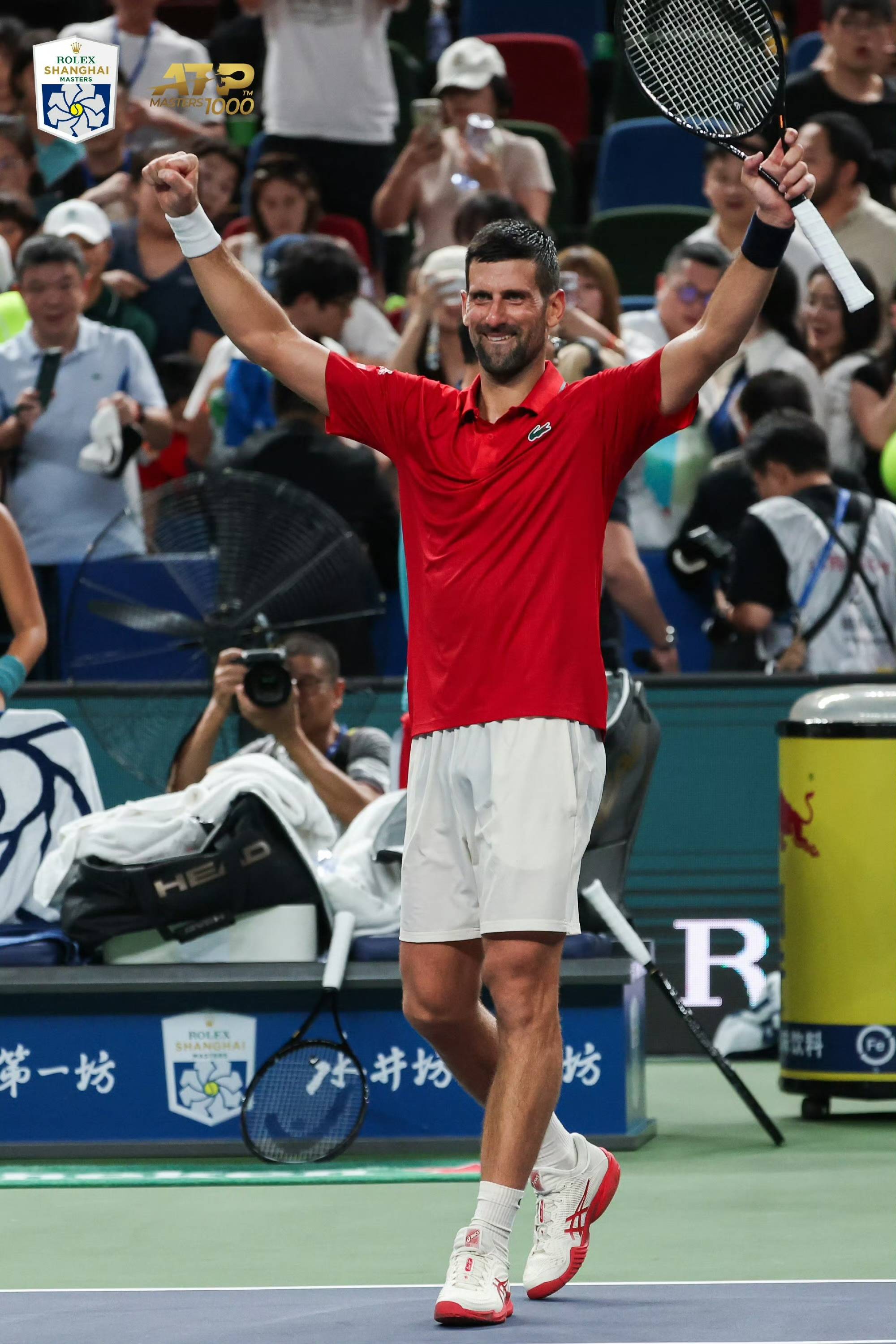 德约科维奇在IG比赛中问鼎冠军，问鼎冠军引发热议！的简单介绍